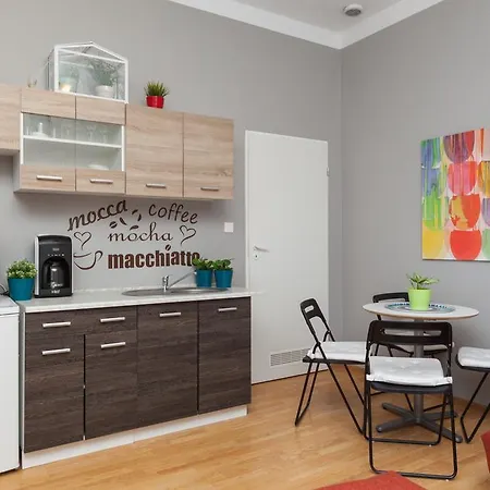 Erasmus Student - Jewish District Apartment *