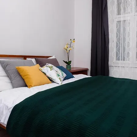 Erasmus Student - Jewish District Apartment *