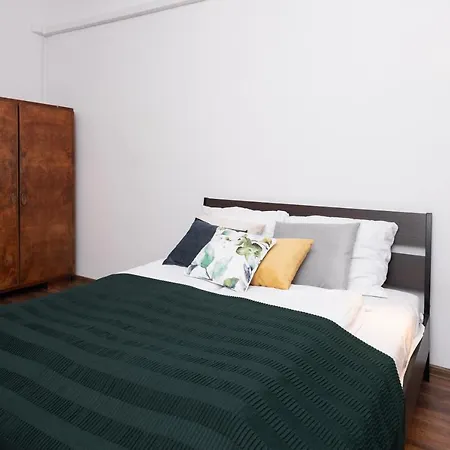 Erasmus Student - Jewish District Apartment